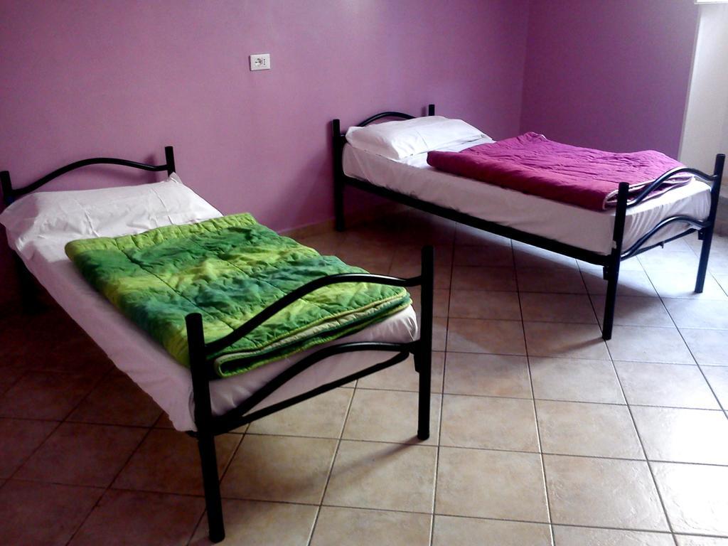 Youth Meeting Home Флоренция Номер фото
